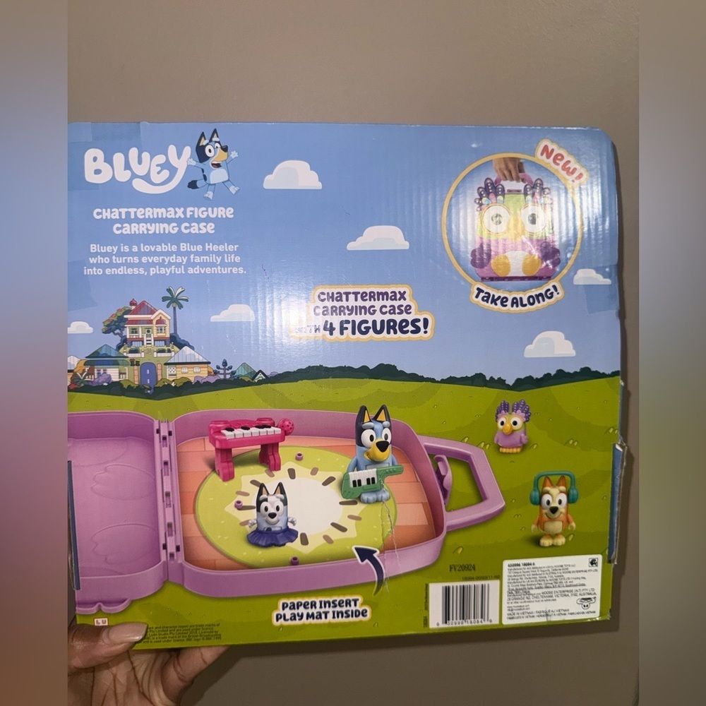 Bluey Chattermax Owl Carrying Case with figures new in package - Picture 2 of 2